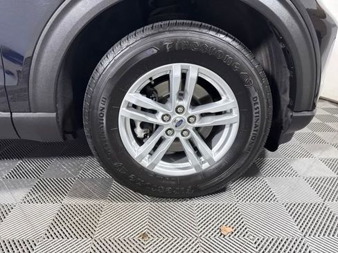 Used 2020 Ford Explorer XLT w/ Equipment Group 202A AWD/4WD image 11