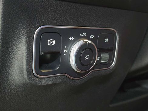 Used 2022 Mercedes-Benz GLB 35 AMG 4MATIC image 25