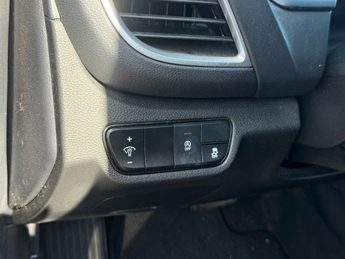 Certified 2024 Kia Seltos EX FWD image 12