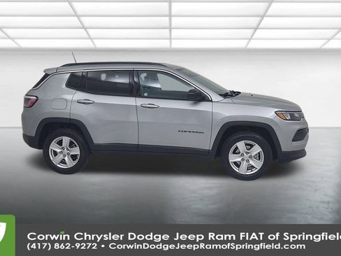 Used 2022 Jeep Compass Latitude image 17