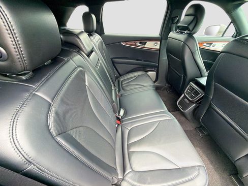 Used 2019 Lincoln Nautilus Reserve w/ Ultimate Package FWD image 28