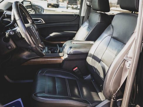 Used 2019 GMC Yukon Denali w/ Denali Ultimate Package image 8