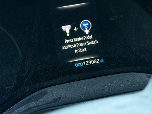 Used 2021 Toyota Sienna XLE w/ XLE Plus Package image 11