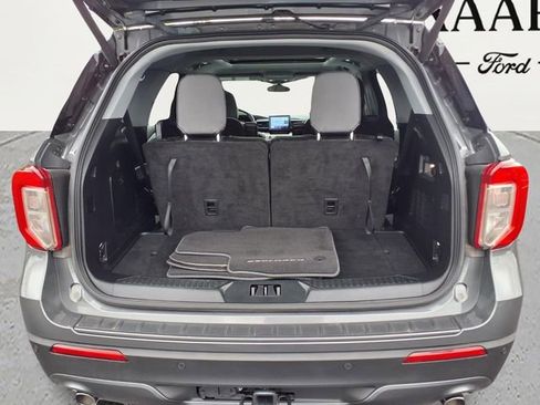 Used 2023 Ford Explorer XLT w/ Equipment Group 202A AWD/4WD image 9
