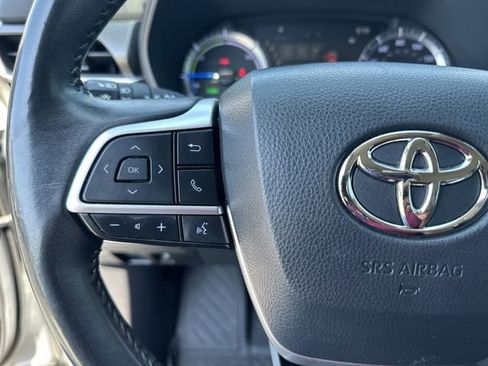 Used 2023 Toyota Highlander LE image 11