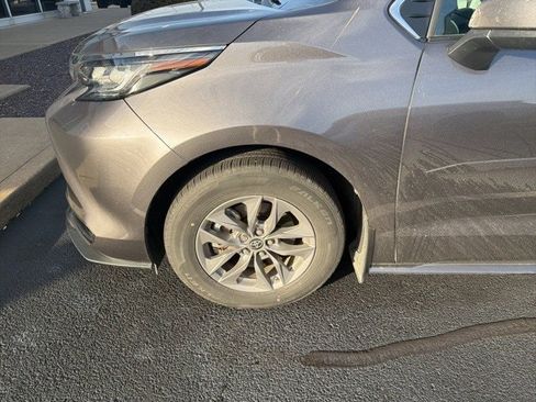 Certified 2022 Toyota Sienna LE image 6