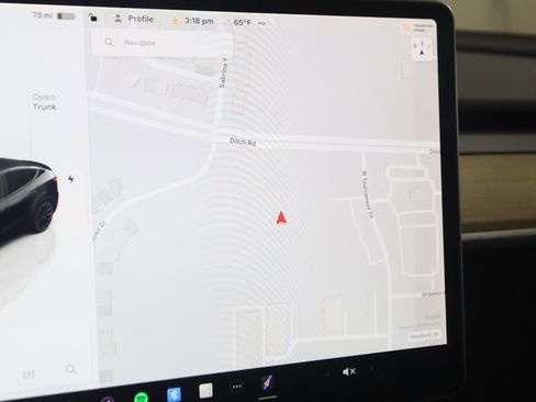 Used 2025 Tesla Model Y Long Range image 9