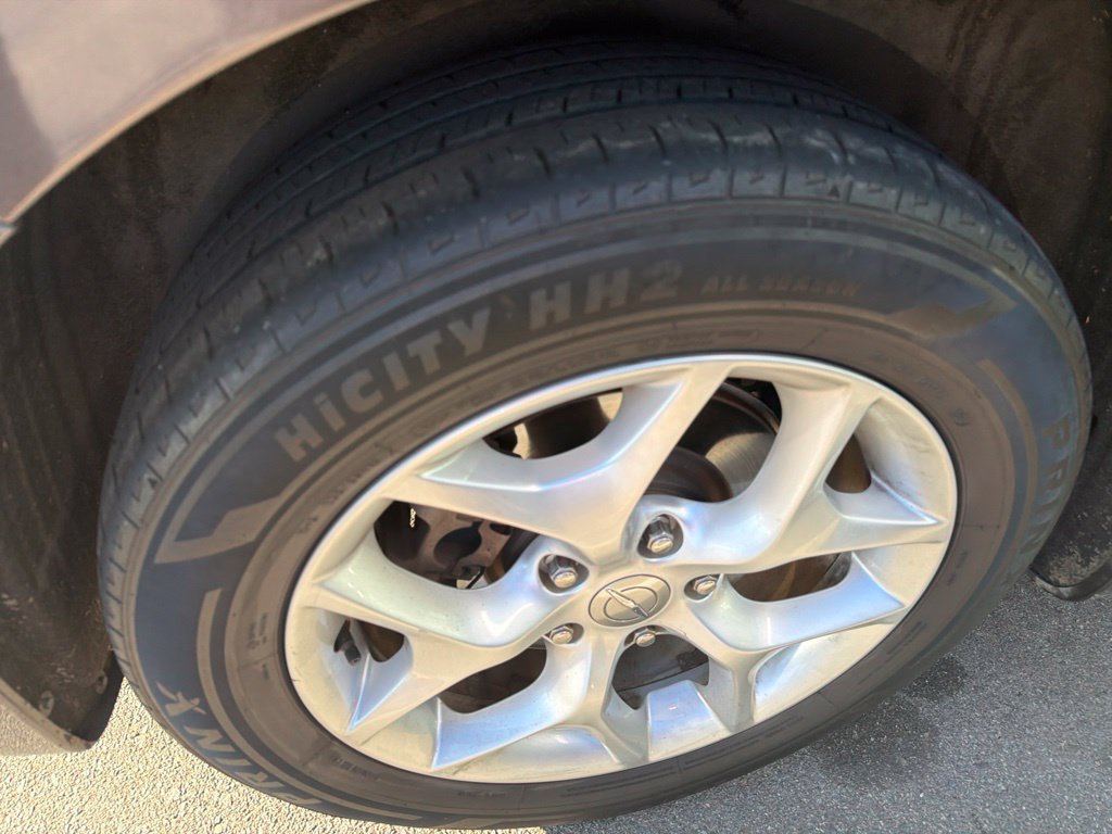 Used 2017 Chrysler Pacifica Touring-L w/ Tire & Wheel Group FWD image 6