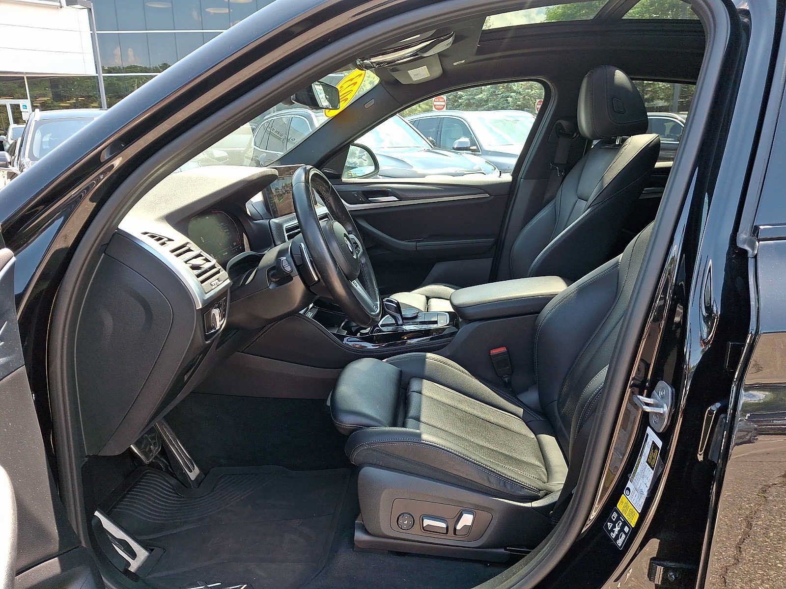 Used 2023 BMW X4 xDrive30i w/ M Sport Package AWD/4WD image 14