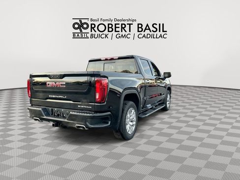 Used 2024 GMC Sierra 1500 Denali w/ Technology Package AWD/4WD image 8