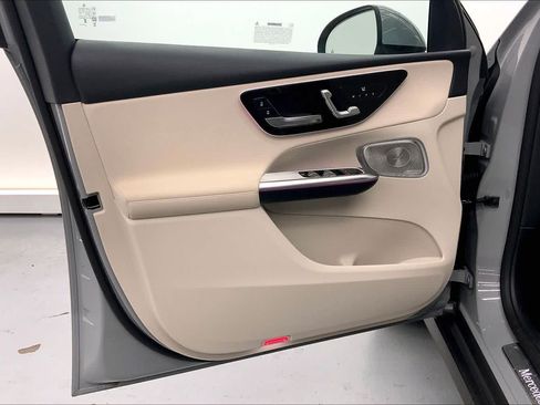 Used 2026 Mercedes-Benz GLC 300 image 19