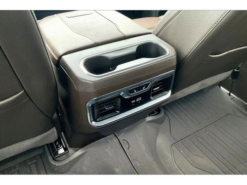 Used 2025 GMC Sierra 3500 Denali w/ Denali Reserve Package image 11