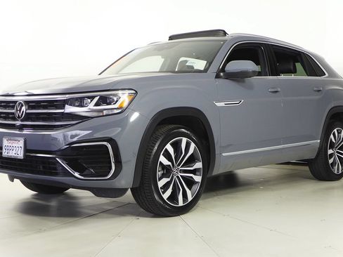 Certified 2022 Volkswagen Atlas Cross Sport SEL Premium R-Line AWD/4WD image 2