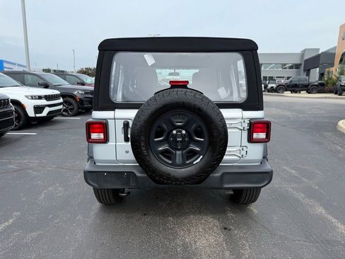 Used 2024 Jeep Wrangler Unlimited Sport AWD/4WD image 4