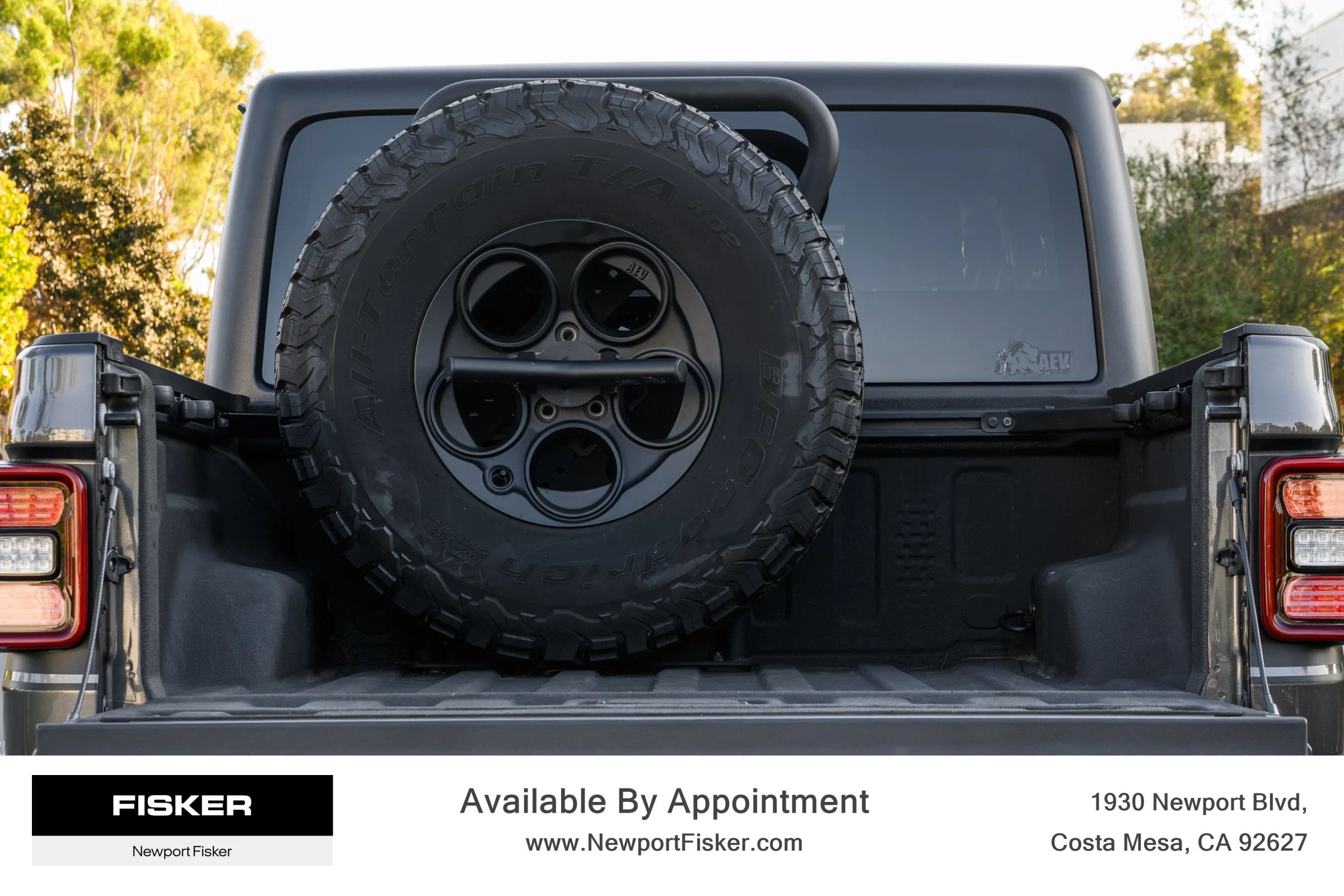 Used 2024 Jeep Gladiator Rubicon w/ Safety Group AWD/4WD image 2