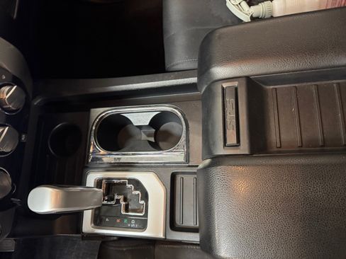 Used 2019 Toyota Tundra SR5 w/ SR5 Upgrade Package AWD/4WD image 15