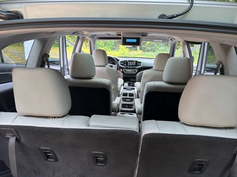 Used 2019 Honda Pilot Elite image 32