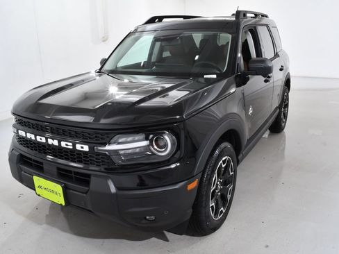 New 2025 Ford Bronco Sport Outer Banks w/ Outer Banks Tech Package+ AWD/4WD image 2