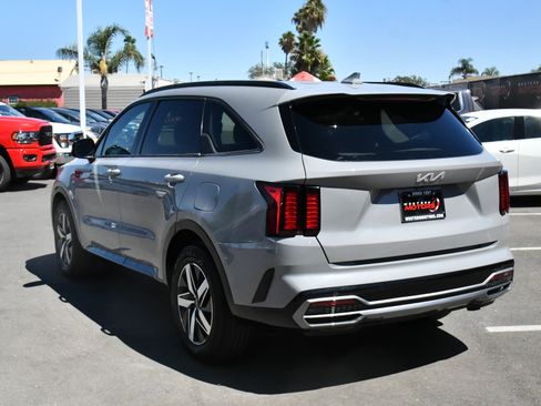 Used 2023 Kia Sorento EX FWD image 6