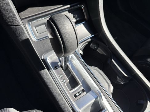 Used 2024 Subaru Ascent Premium w/ Convenience Package image 19