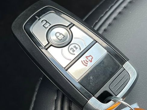 New 2026 Ford Maverick Lariat w/ Black Appearance Package image 31