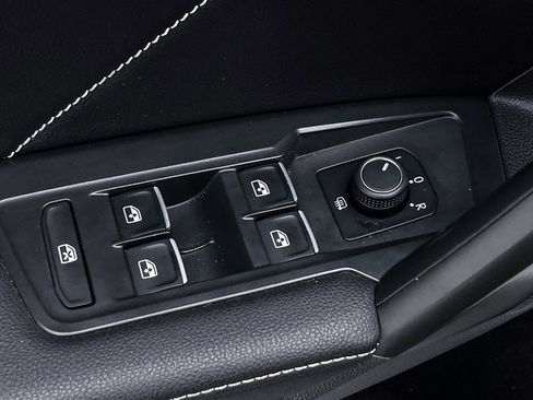 Used 2022 Volkswagen Tiguan SE R-Line image 20