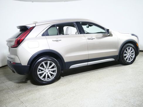 Used 2022 Cadillac XT4 Premium Luxury w/ Enhanced Visibility Package image 7