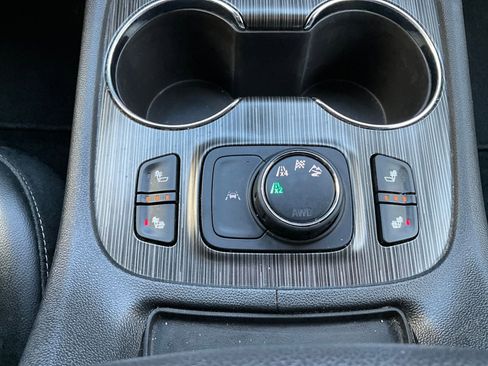 Used 2021 GMC Acadia SLT w/ Elevation Edition image 25