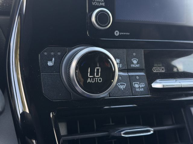 Used 2022 Toyota Highlander XSE FWD image 21