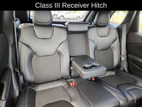 Used 2019 Jeep Cherokee Latitude Plus w/ Cold Weather Group AWD/4WD image 29