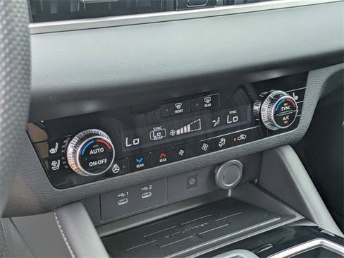 New 2025 Mitsubishi Outlander SEL image 24