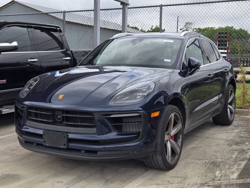 Used 2023 Porsche Macan S AWD/4WD image 3