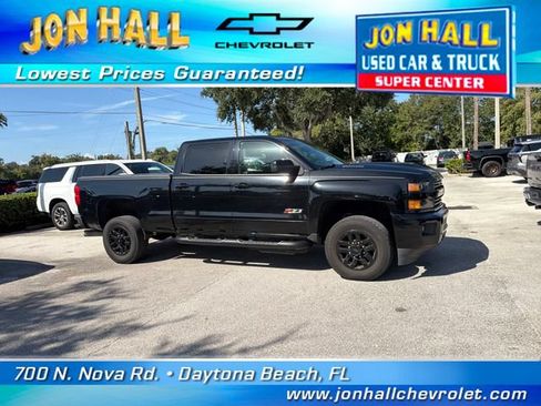 Used 2019 Chevrolet Silverado 2500 LT w/ Midnight Edition AWD/4WD image 12