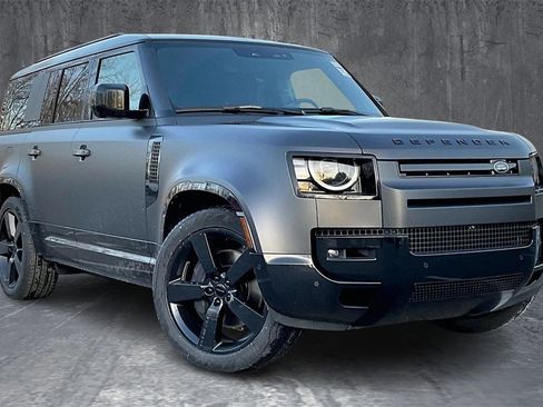 New 2026 Land Rover Defender 130 X-Dynamic SE image 2