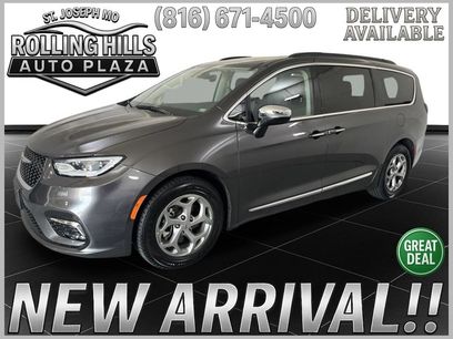 Used 2023 Chrysler Pacifica Limited