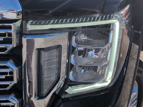 Used 2023 GMC Sierra 2500 Denali image 10