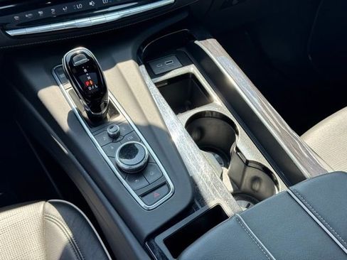 Used 2023 Cadillac Escalade Sport w/ LPO, ONYX Package image 18