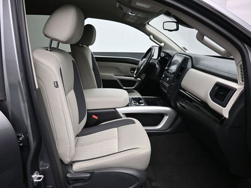 Used 2024 Nissan Titan SV w/ SV Convenience Package image 22