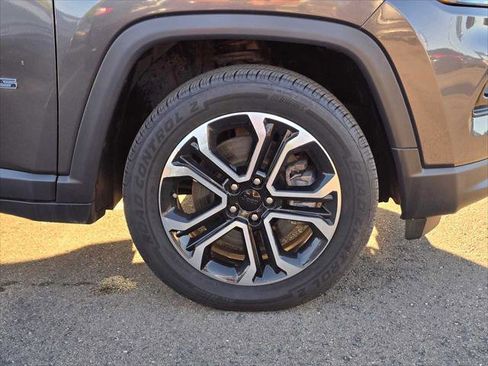 Used 2023 Jeep Compass Limited image 9