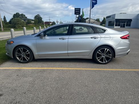 Used 2017 Ford Fusion Titanium AWD/4WD image 4
