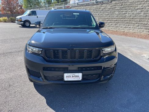 New 2025 Jeep Grand Cherokee L Altitude image 4