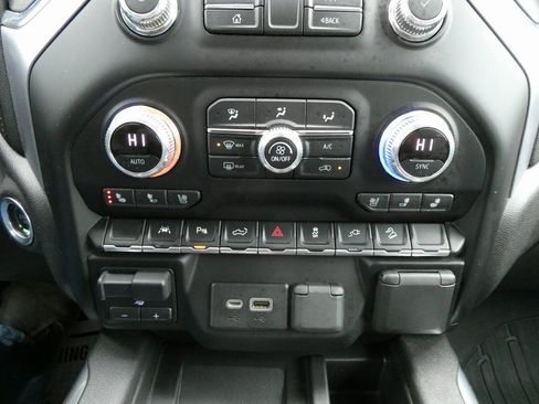 Certified 2022 GMC Sierra 1500 SLT w/ SLT Premium Plus Package image 26