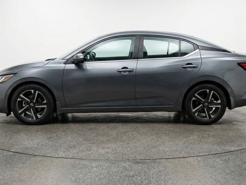 Used 2025 Nissan Sentra SV image 5
