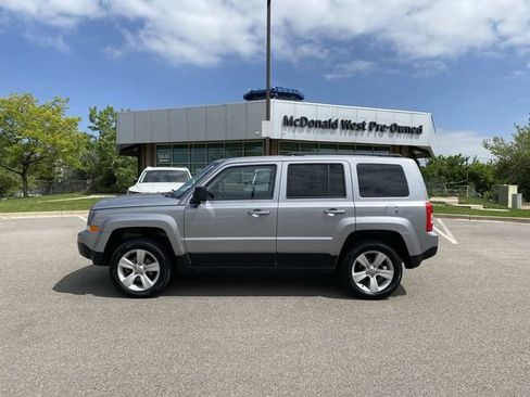 Used 2016 Jeep Patriot Latitude AWD/4WD image 2