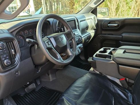 Used 2024 Chevrolet Silverado 1500 Custom Trail Boss w/ LPO, Dark Essentials Package image 5