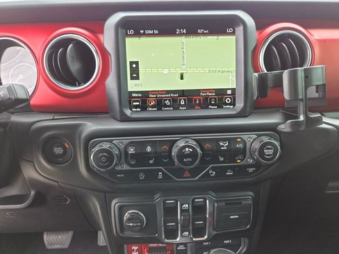 Used 2021 Jeep Wrangler Unlimited Rubicon AWD/4WD image 32