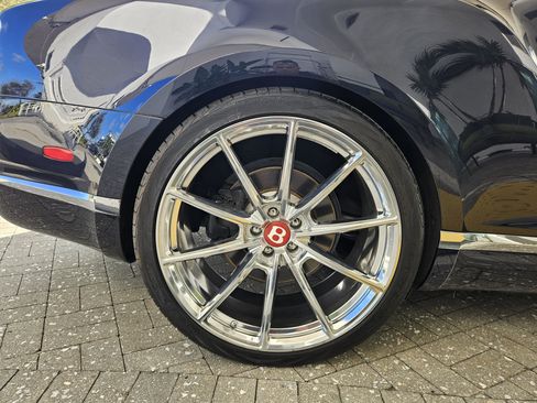 Used 2014 Bentley Continental GT image 22