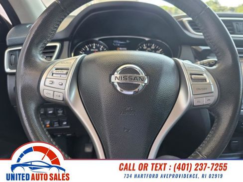 Used 2015 Nissan Rogue SL w/ SL Premium Package image 16