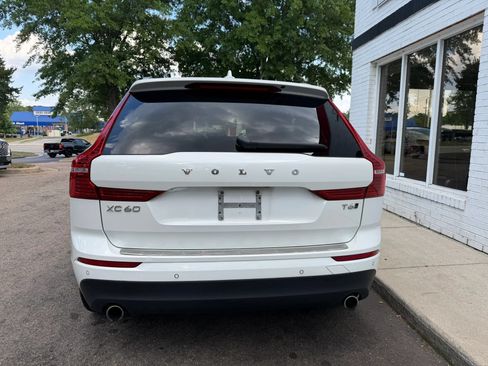 Used 2021 Volvo XC60 T6 Momentum AWD/4WD image 6