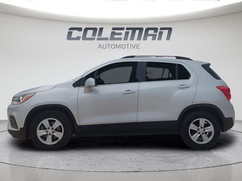 Used 2019 Chevrolet Trax LT w/ LT Convenience Package FWD image 6